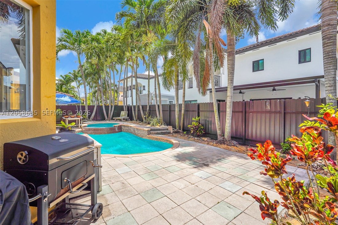 House in Miami, Florida, United States 4 - 18499634