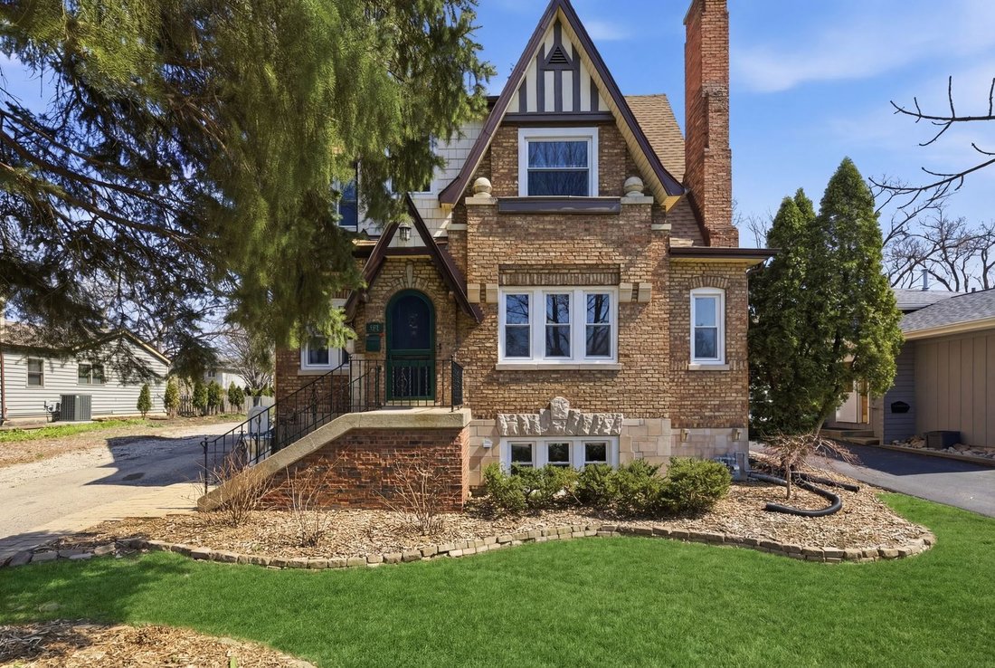 House in Downers Grove, Illinois, United States 2 - 18502765