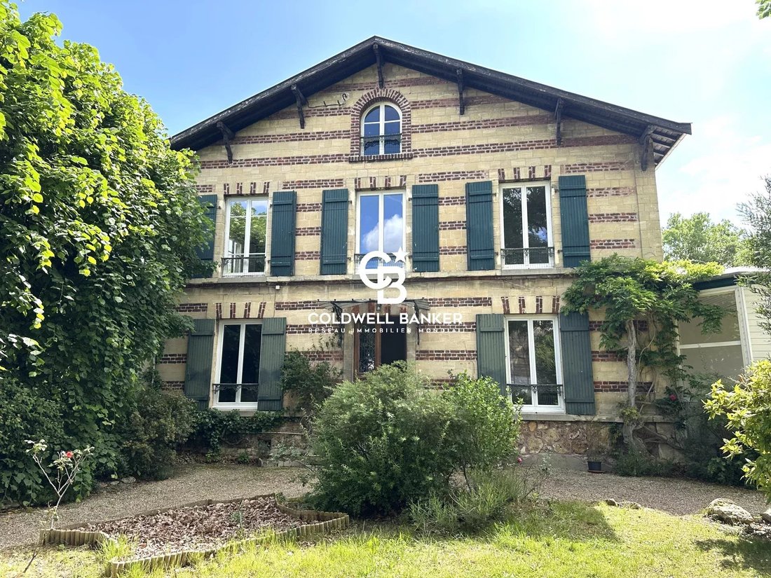 House in Le Vésinet, Ile-de-France, France 3 - 18499027