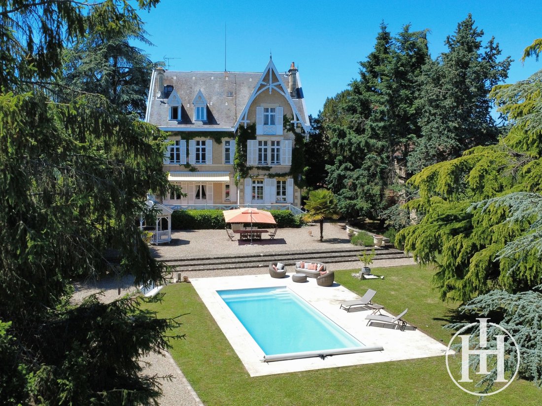 Château à Périphérie du Centre Ville, Saint-Amand-Montrond, France 1 - 18503836