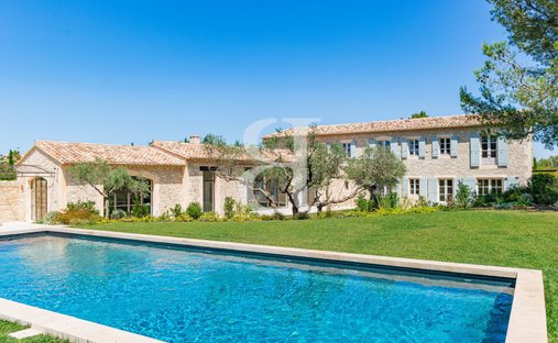 Country House in Eygalières, Provence-Alpes-Côte d'Azur, France 1