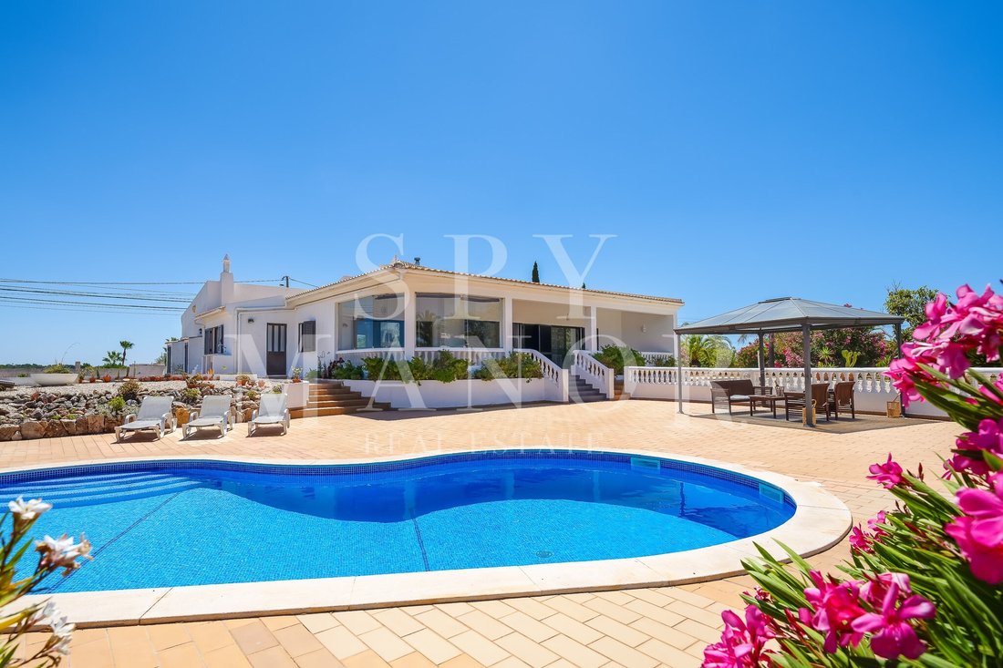 Villa in Lagoa e Carvoeiro, Algarve, Portugal 1 - 18500916