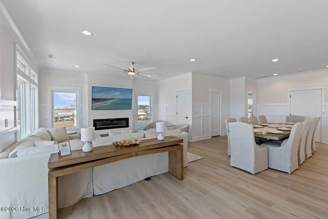 House in Oak Island, North Carolina, United States 3 - 18499650
