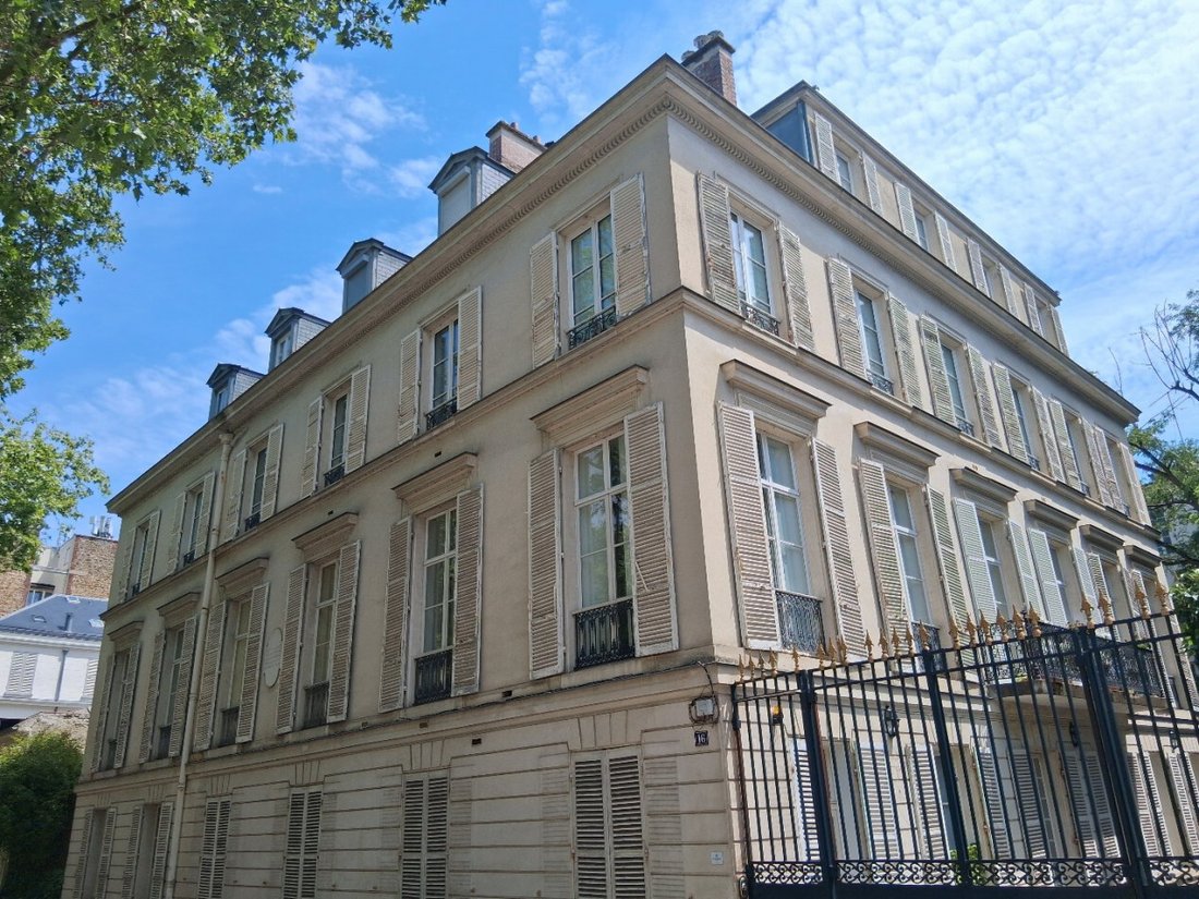 Apartment in Domaine National du Château, Versailles, France 4 - 18499860