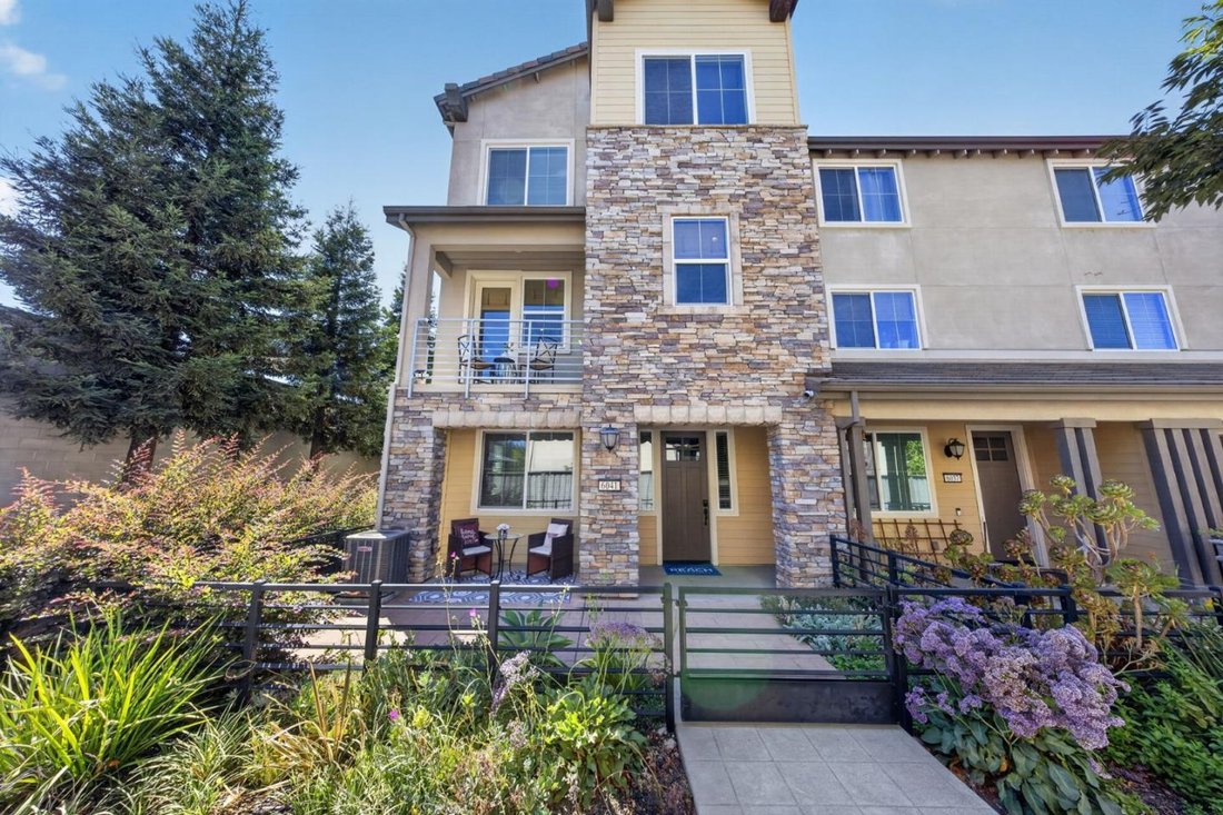 Townhouse in San Jose, California, United States 3 - 18502169