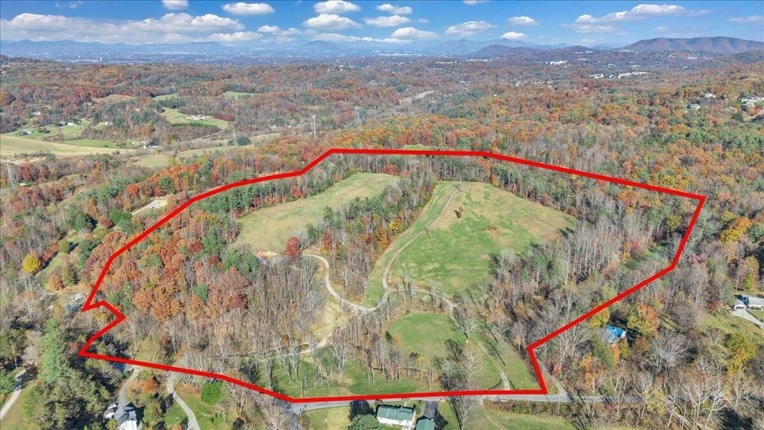 House in Cave Spring, Virginia, United States 2 - 18507439