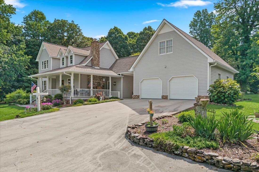 Englewood, Tennessee, United States 5 - 18503797