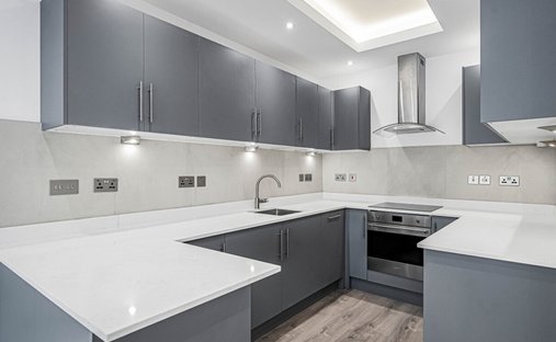 Apartment in Walham Green, Hammersmith and Fulham, England 1