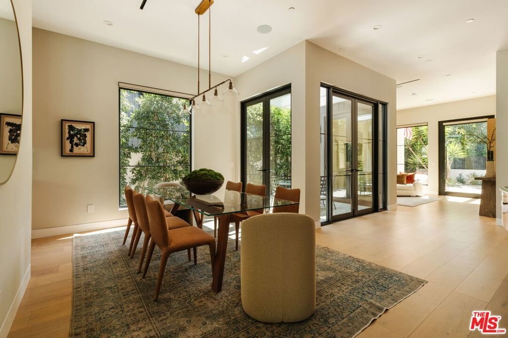 House in Los Angeles, California, United States 4 - 18501902