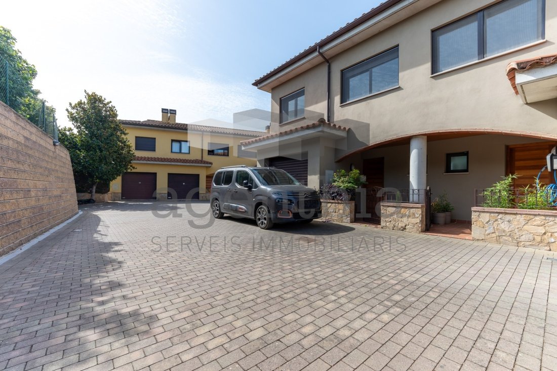 Chalet in Aiguaviva, Catalonia, Spain 5 - 18351219