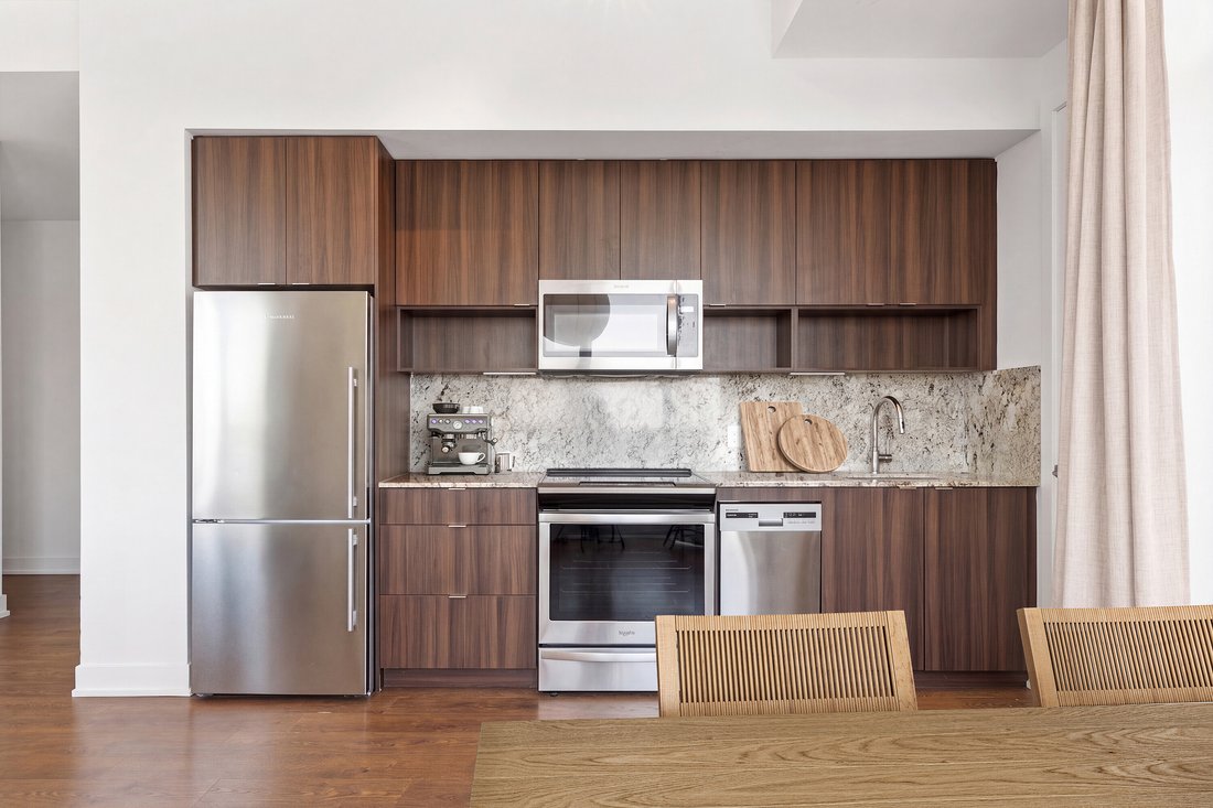 Condo in Toronto, Ontario, Canada 4 - 18039905