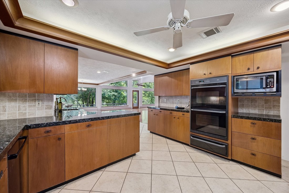 House in Houston, Texas, United States 3 - 18498815
