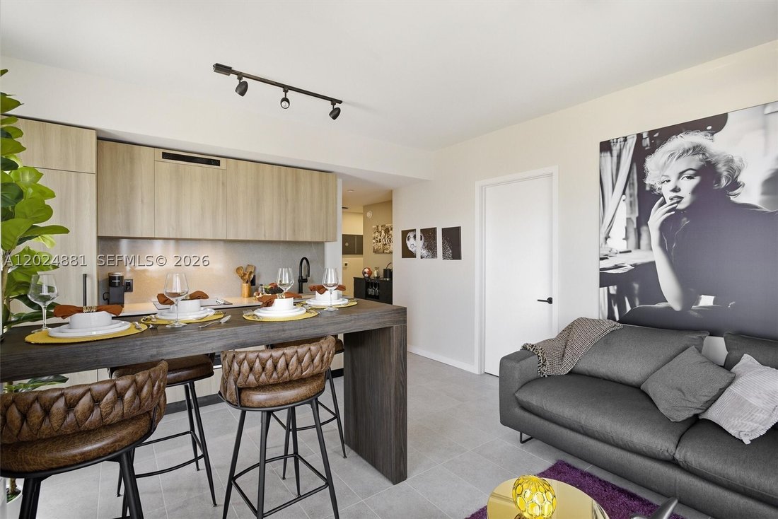Condo in Miami, Florida, United States 3 - 18001704
