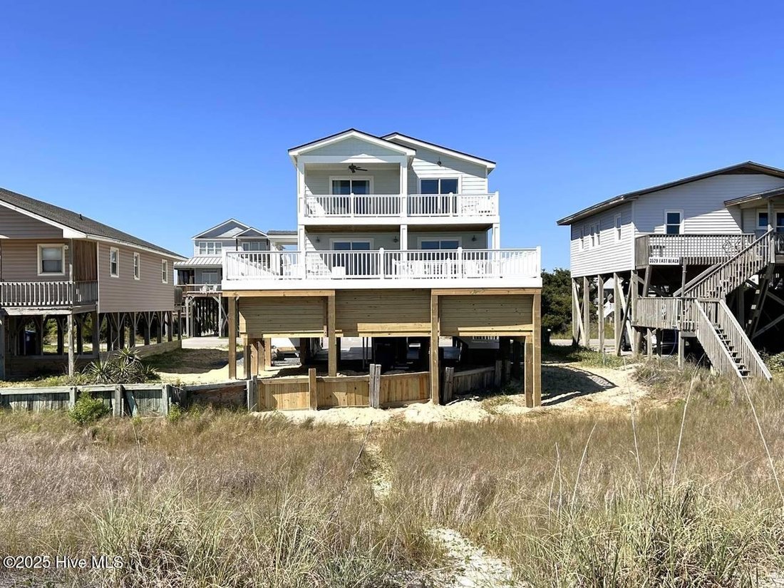 House in Oak Island, North Carolina, United States 2 - 18499689