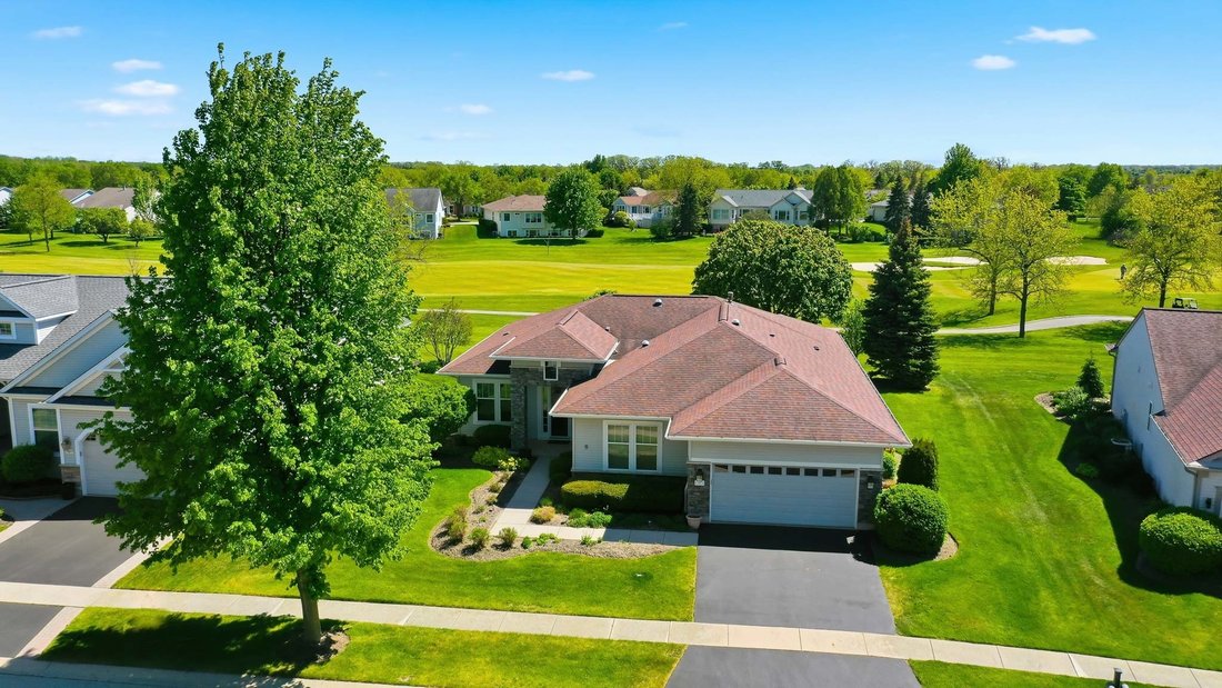 House in Huntley, Illinois, United States 2 - 18499505
