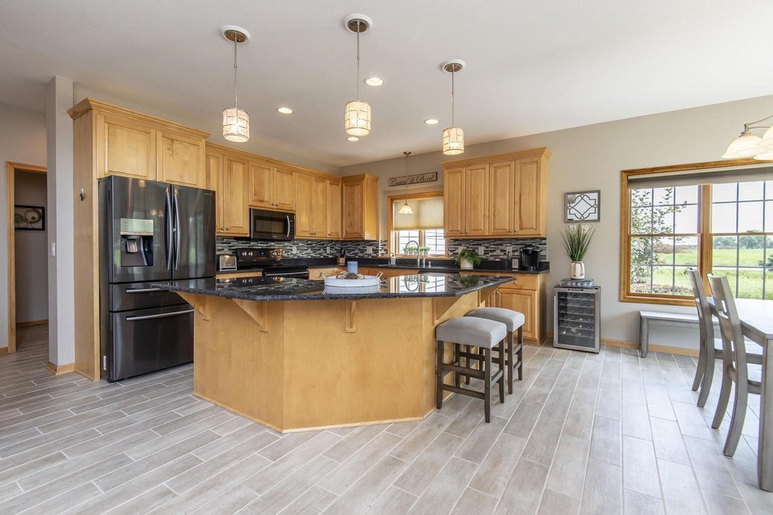 House in Pewaukee, Wisconsin, United States 4 - 18505335