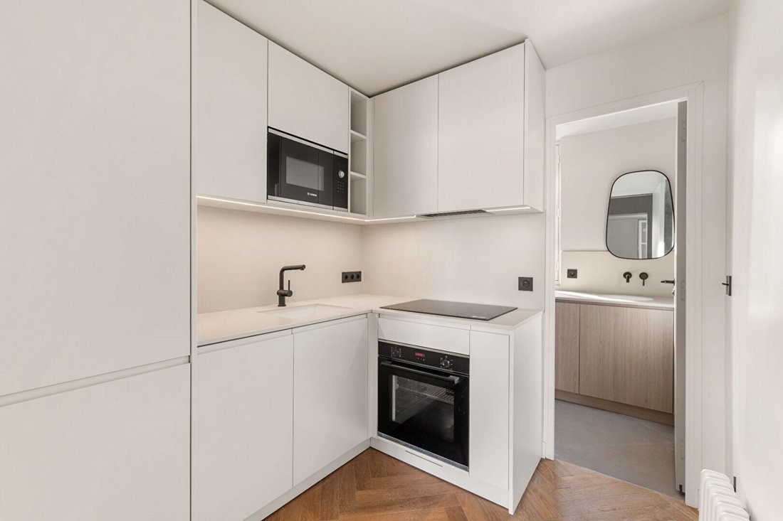 Apartment in Palais Royal, Paris 1er Arrondissement, Paris 2 - 18502701