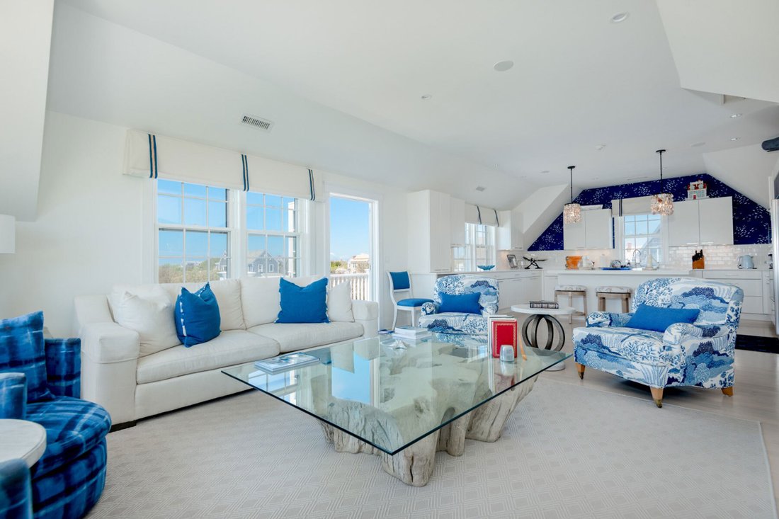 Nantucket, Massachusetts, United States 5 - 18123420