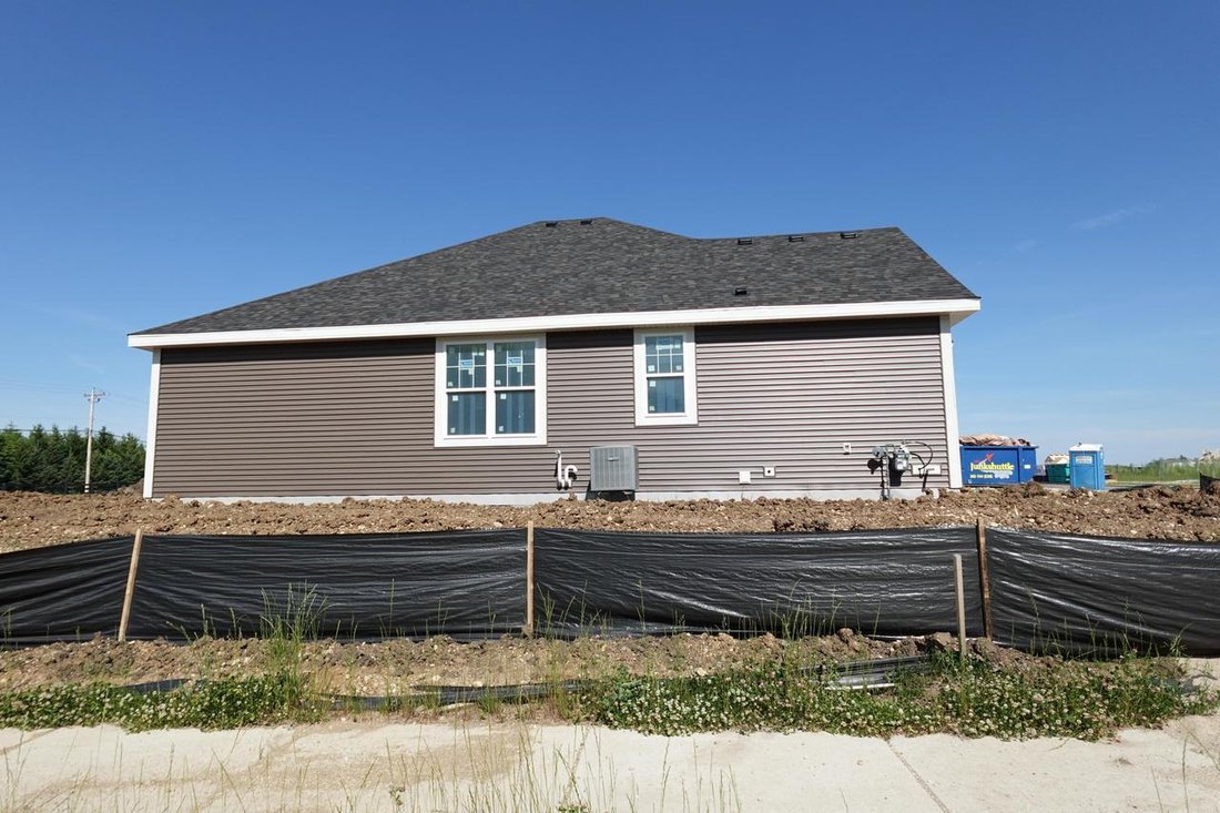 House in Waukesha, Wisconsin, United States 5 - 17786583