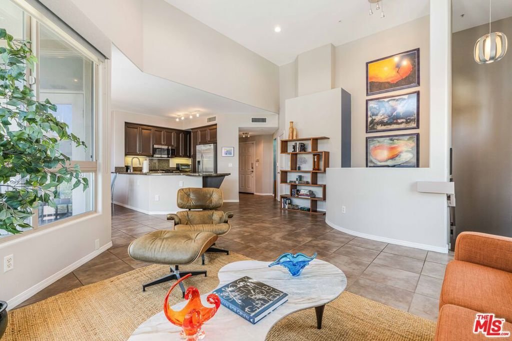 Condo in Los Angeles, California, United States 3 - 18501893