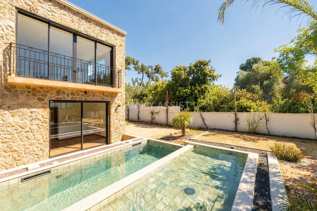 Villa in Saint-Cyr-sur-Mer, Provence-Alpes-Côte d'Azur, France 1 - 18501127