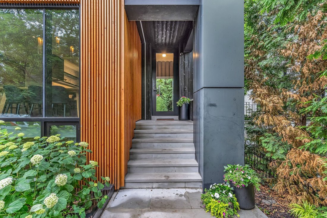 House in Toronto, Ontario, Canada 3 - 18501356