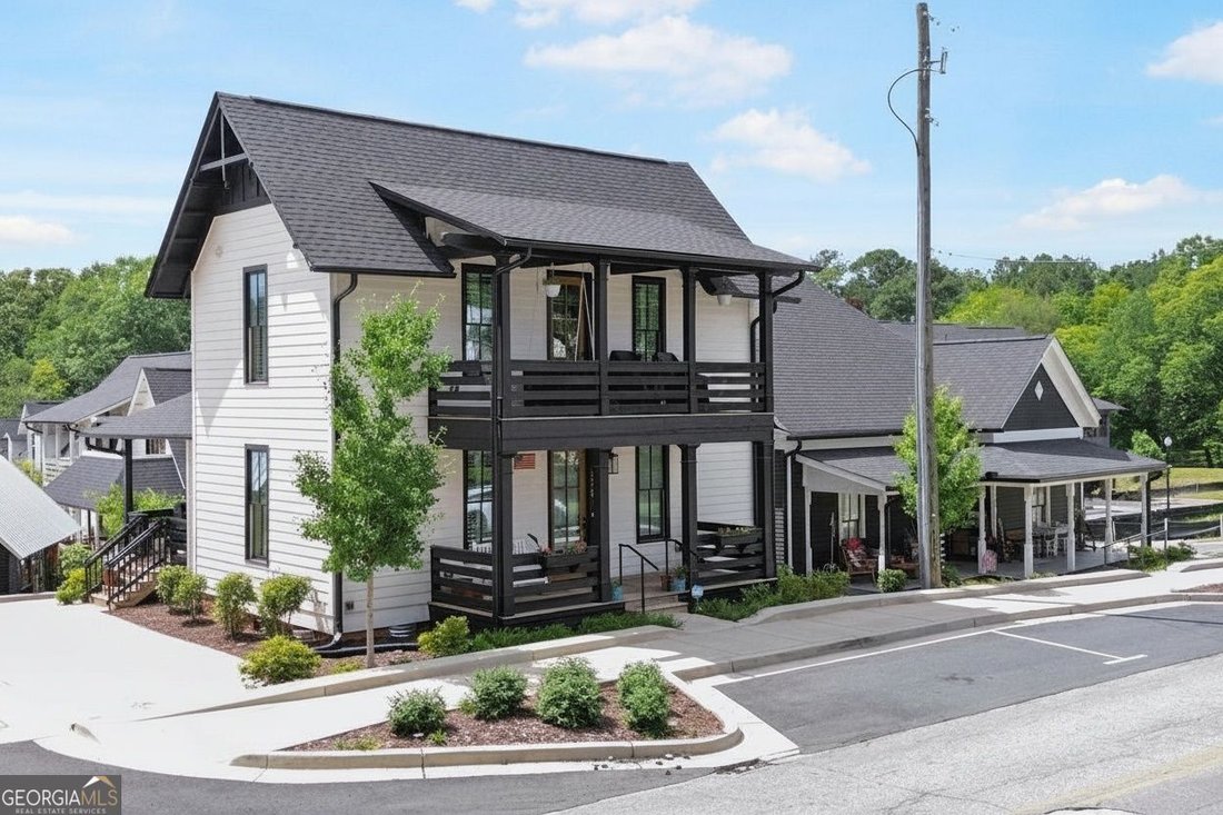 Kennesaw, Georgia, United States 2 - 18038836