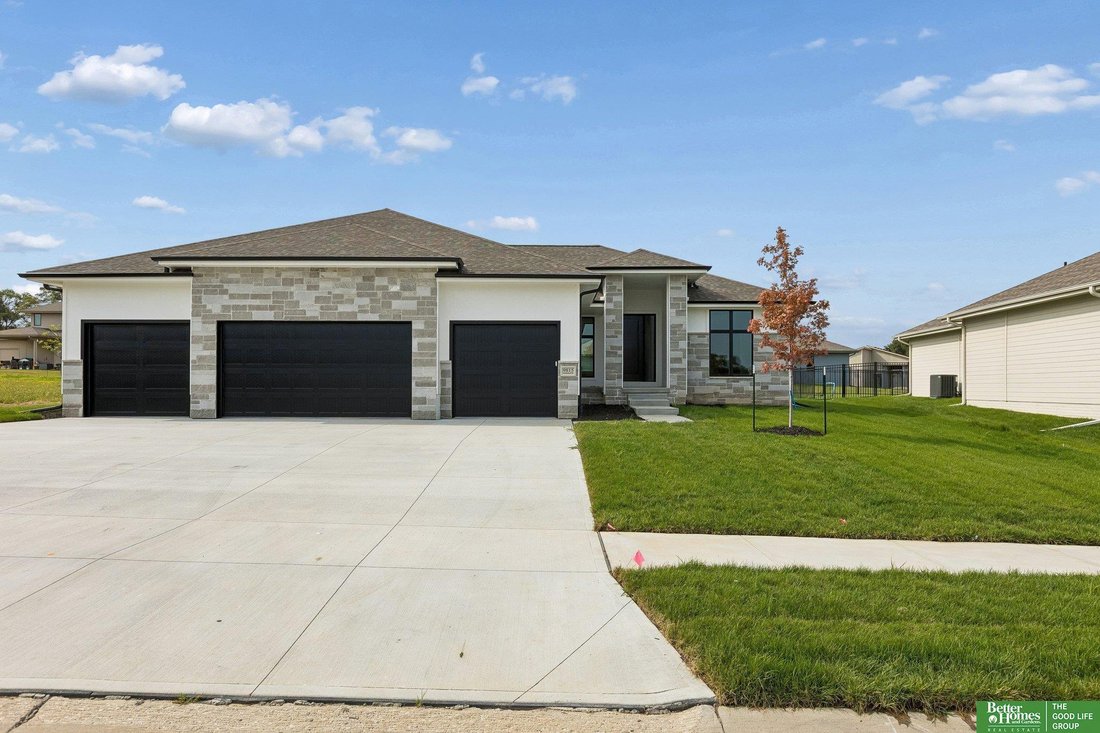 House in Papillion, Nebraska, United States 1 - 18504080