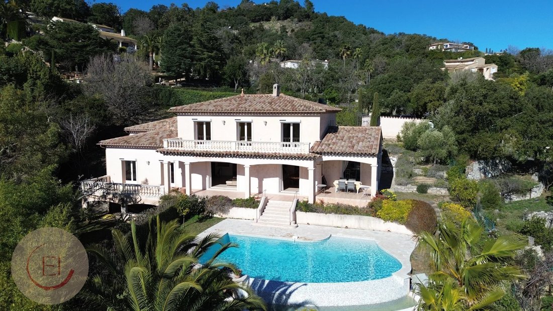 Villa in Les Adrets-de-l'Estérel, Provence-Alpes-Côte d'Azur, France 1 - 17295002