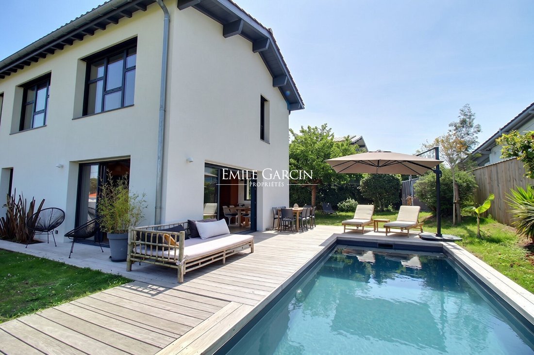 Villa in Centre Ville, Saint-Jean-de-Luz, France 1 - 17723229
