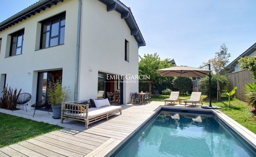 Villa in Centre Ville, Saint-Jean-de-Luz, France 1
