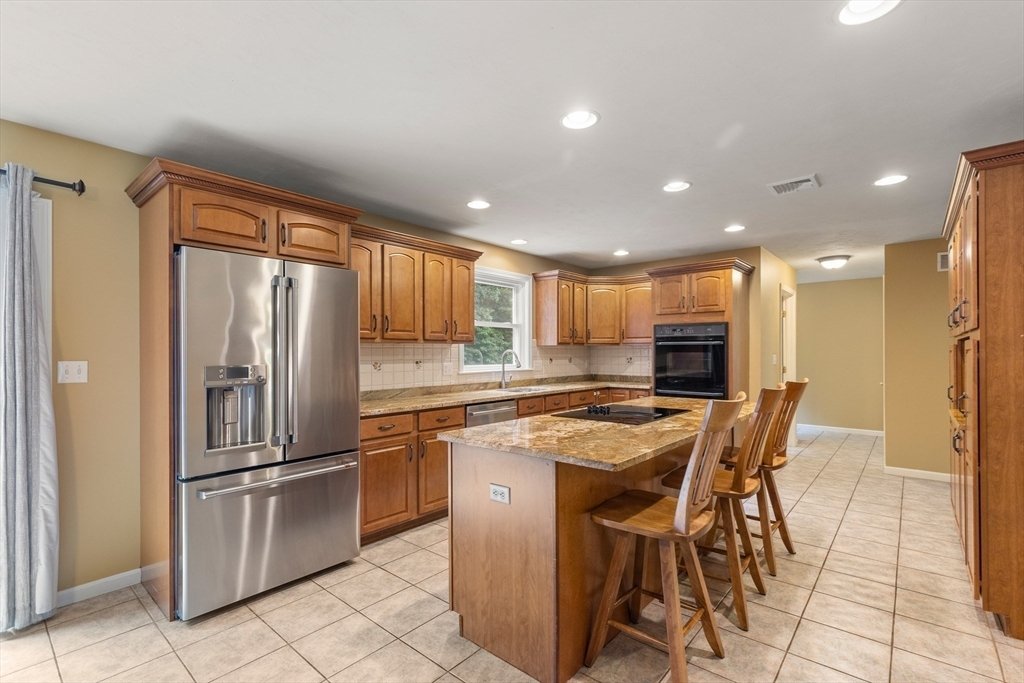 House in East Bridgewater, Massachusetts, United States 4 - 18503311