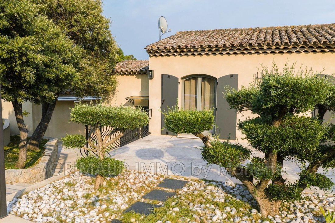 Villa in Le Plan-de-la-Tour, Provence-Alpes-Côte d'Azur, France 1 - 18499837