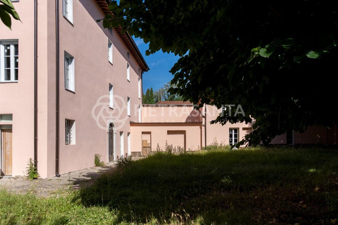 Villa in Camaiore, Tuscany, Italy 5 - 18251385