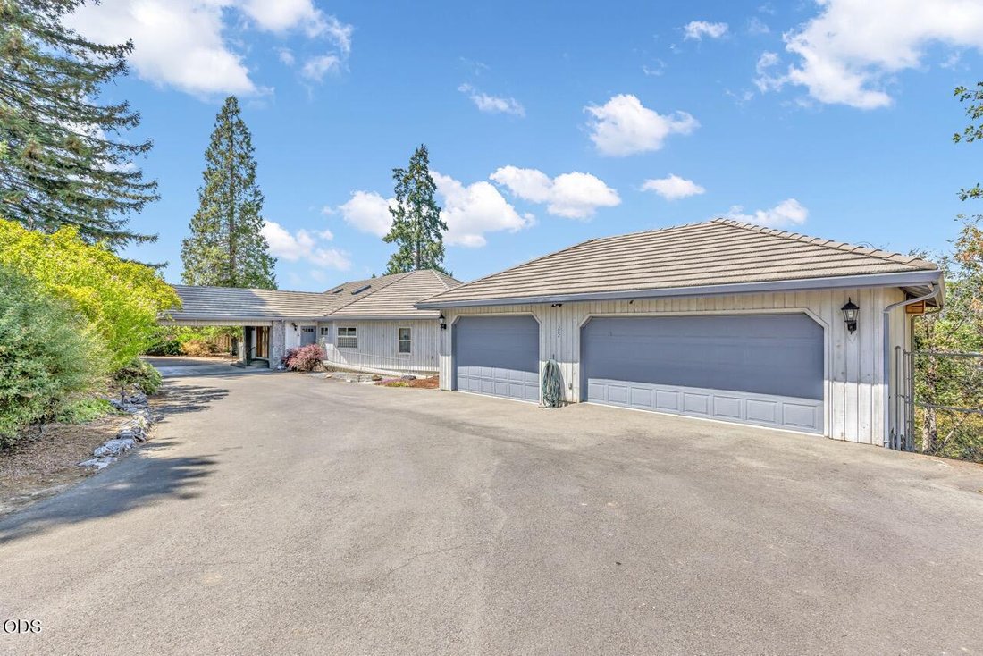 House in Grants Pass, Oregon, United States 2 - 18501732