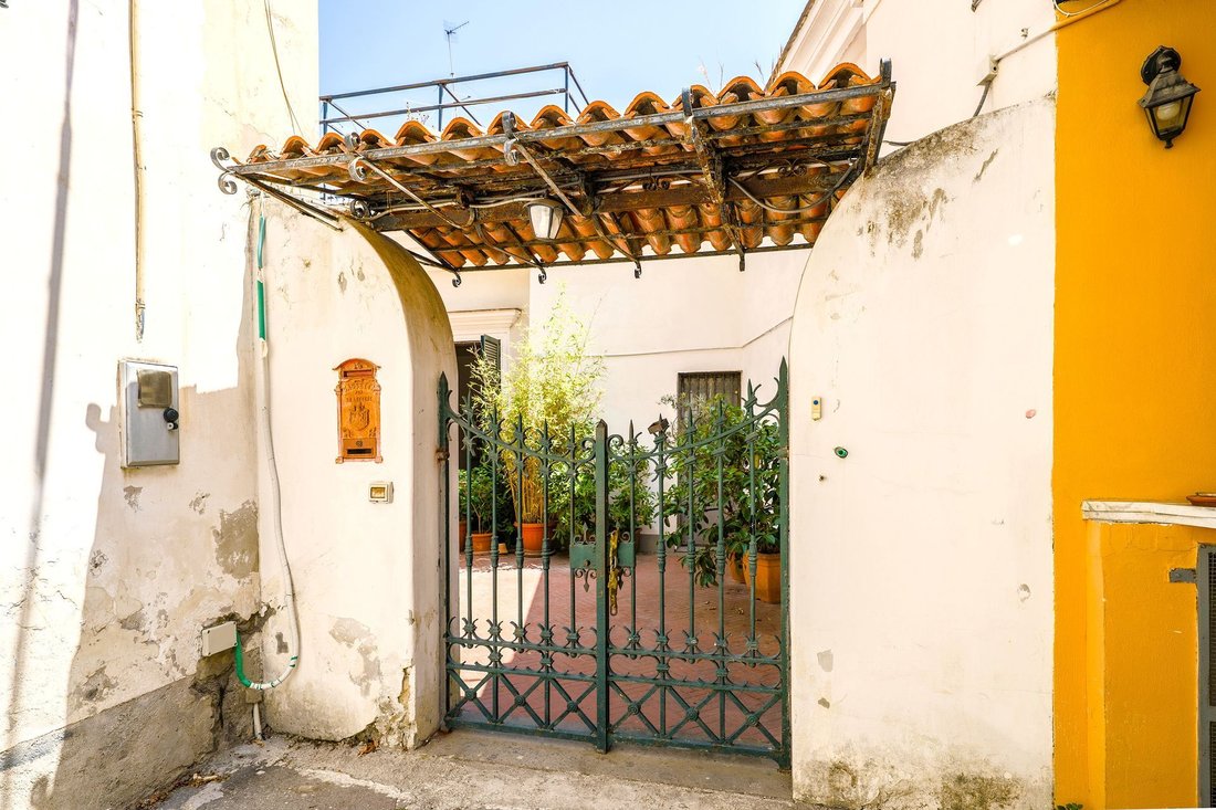 Apartment in Naples, Campania, Italy 1 - 18501864