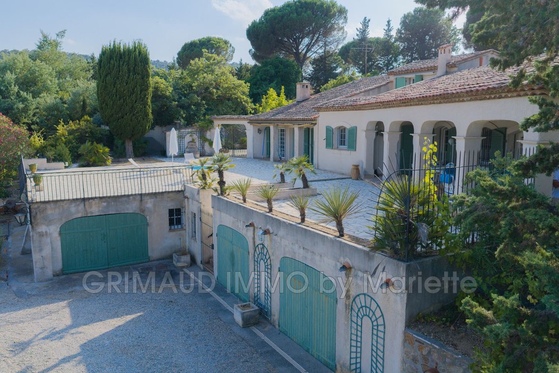 Villa in Le Plan-de-la-Tour, Provence-Alpes-Côte d'Azur, France 1 - 18499822