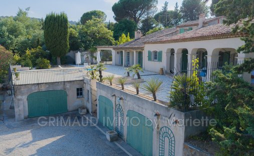 Villa in Le Plan-de-la-Tour, Provence-Alpes-Côte d'Azur, Frankreich 1