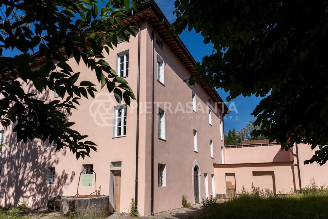 Villa in Camaiore, Tuscany, Italy 4 - 18251385