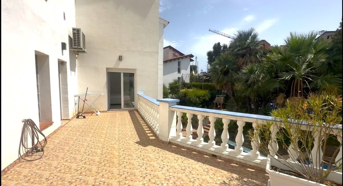 Villa in Castelldefels, Catalonia, Spain 3 - 18504014