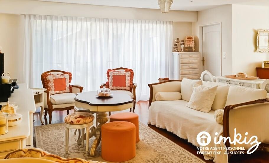 Apartment in Montreuil, Versailles, France 2 - 18499415