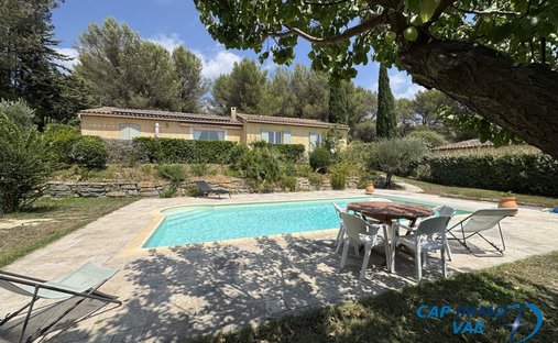 Villa in Centre Ville, Le Beausset, France 1