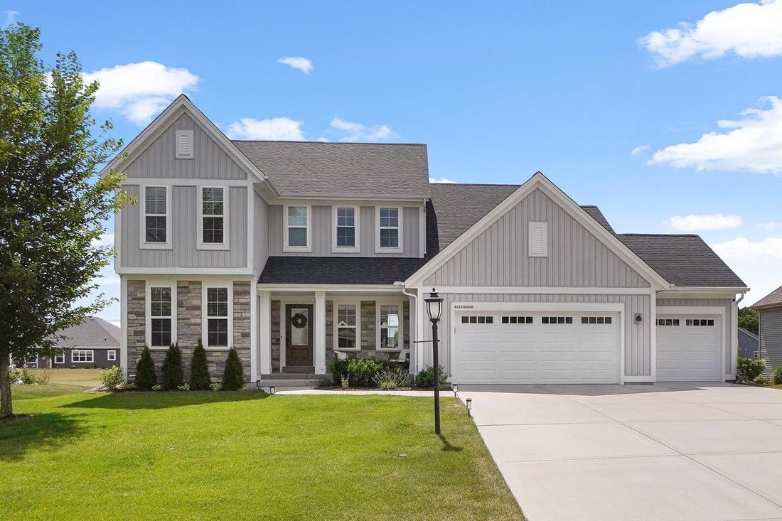 House in Pewaukee, Wisconsin, United States 1 - 18505357