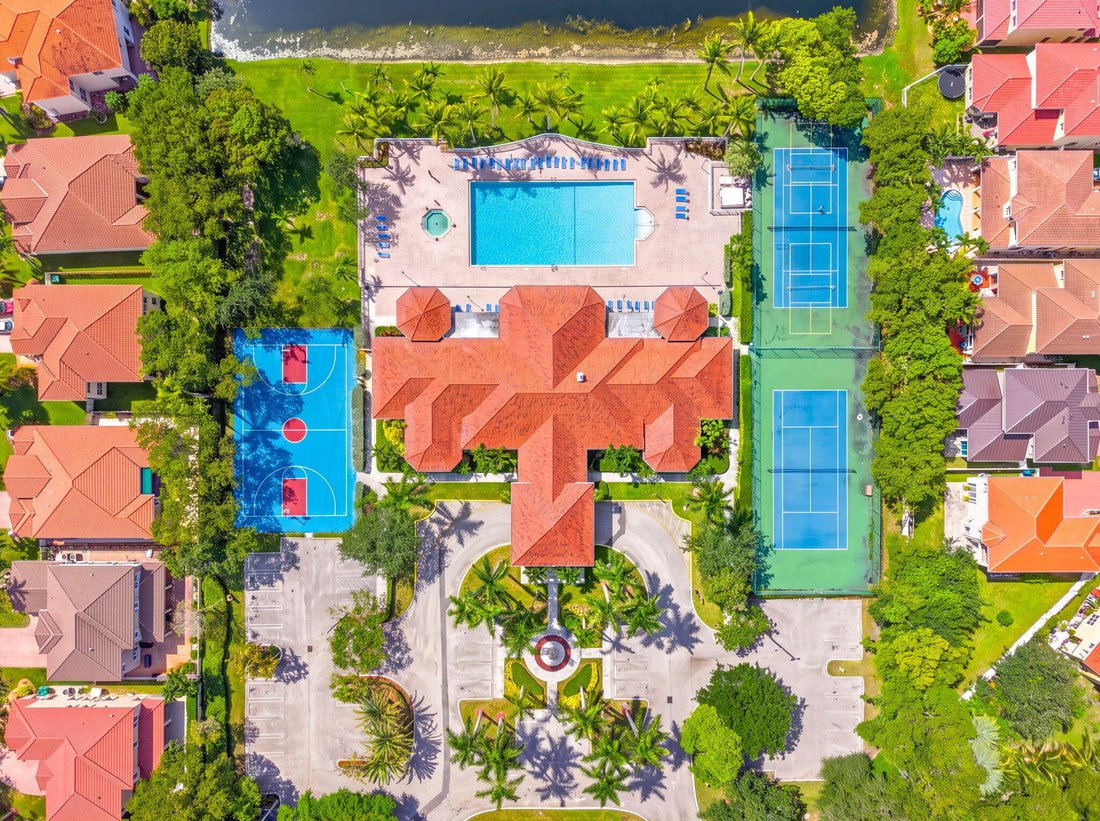 House in Miramar, Florida, United States 5 - 18503427