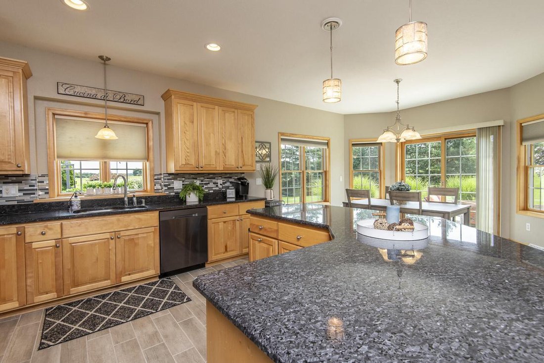 House in Pewaukee, Wisconsin, United States 2 - 18505335