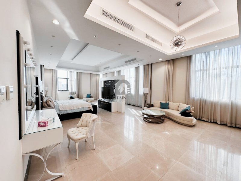 Villa in Mughaidir, Sharjah Emirate, United Arab Emirates 2 - 18500592