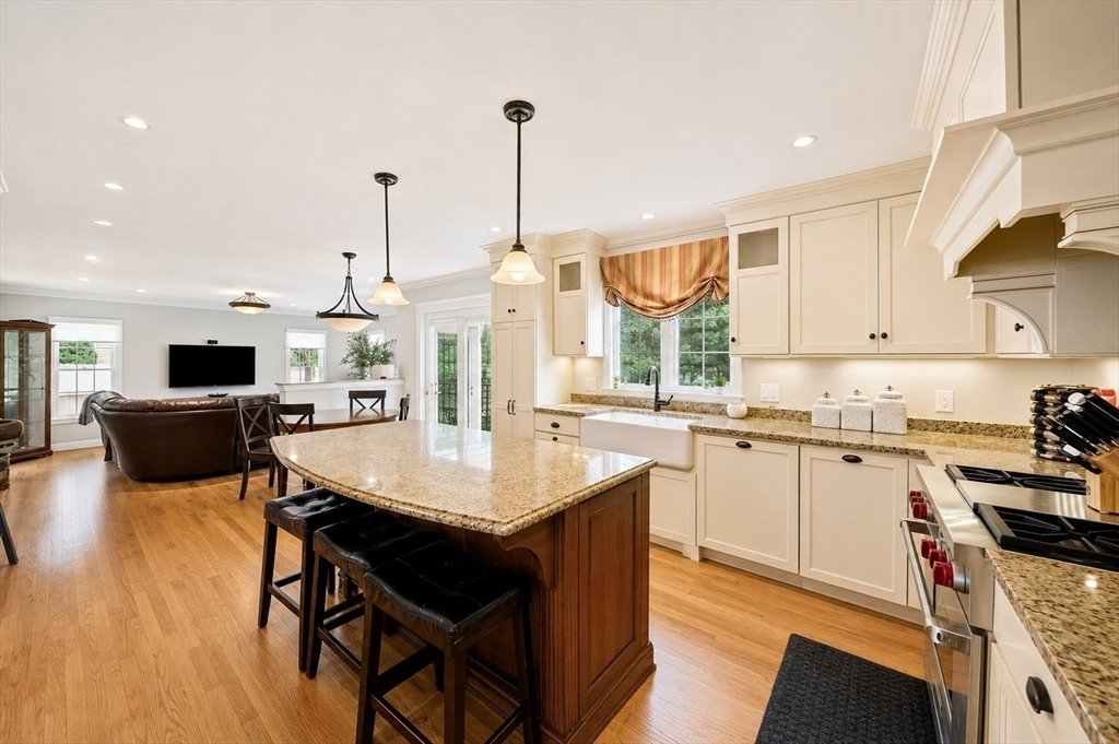 House in Stoughton, Massachusetts, United States 4 - 18505148