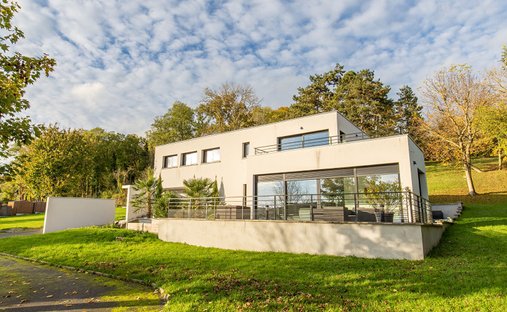 Villa in Brueil-en-Vexin, Ile-de-France, France 1