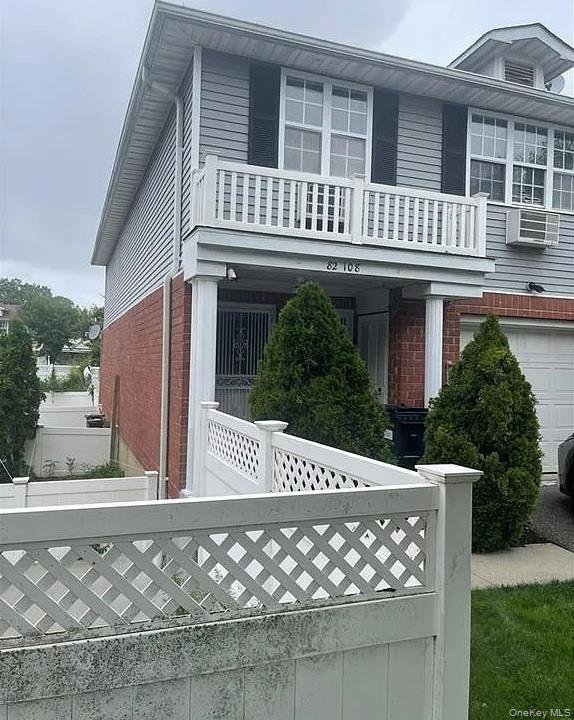 House in New York, New York, United States 1 - 18499380