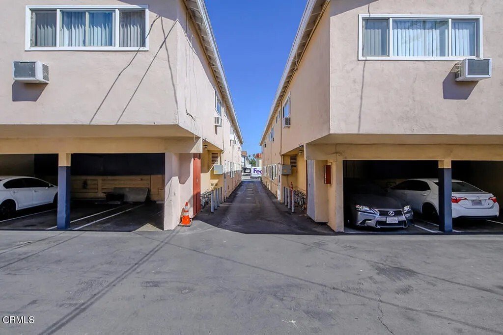 Glendale, California, United States 3 - 18503017